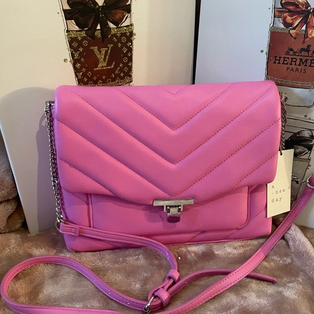 SOLD!!🎉🎉NWT One New Day Quilted Crossbody